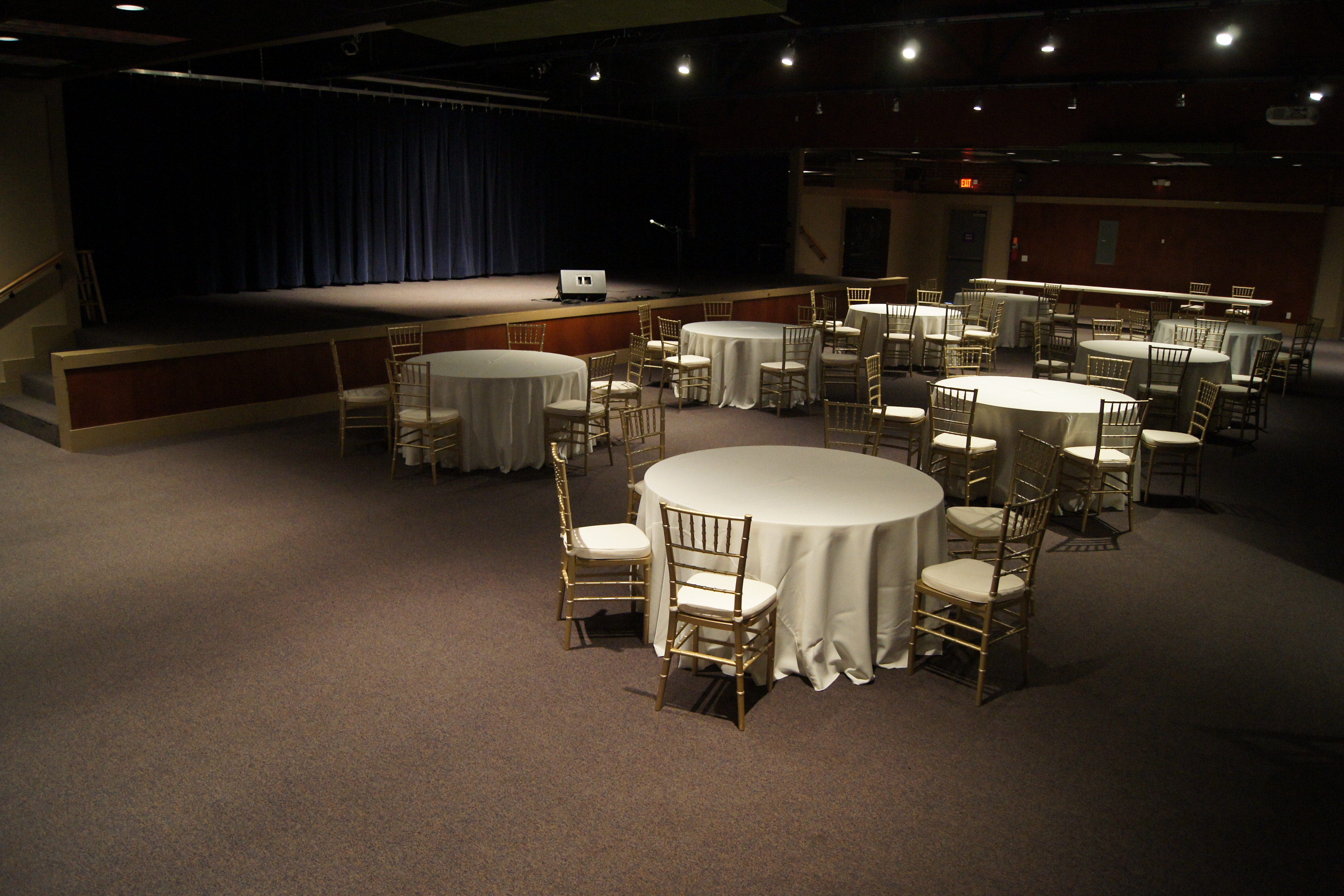 Round Tables in the Mane Room
